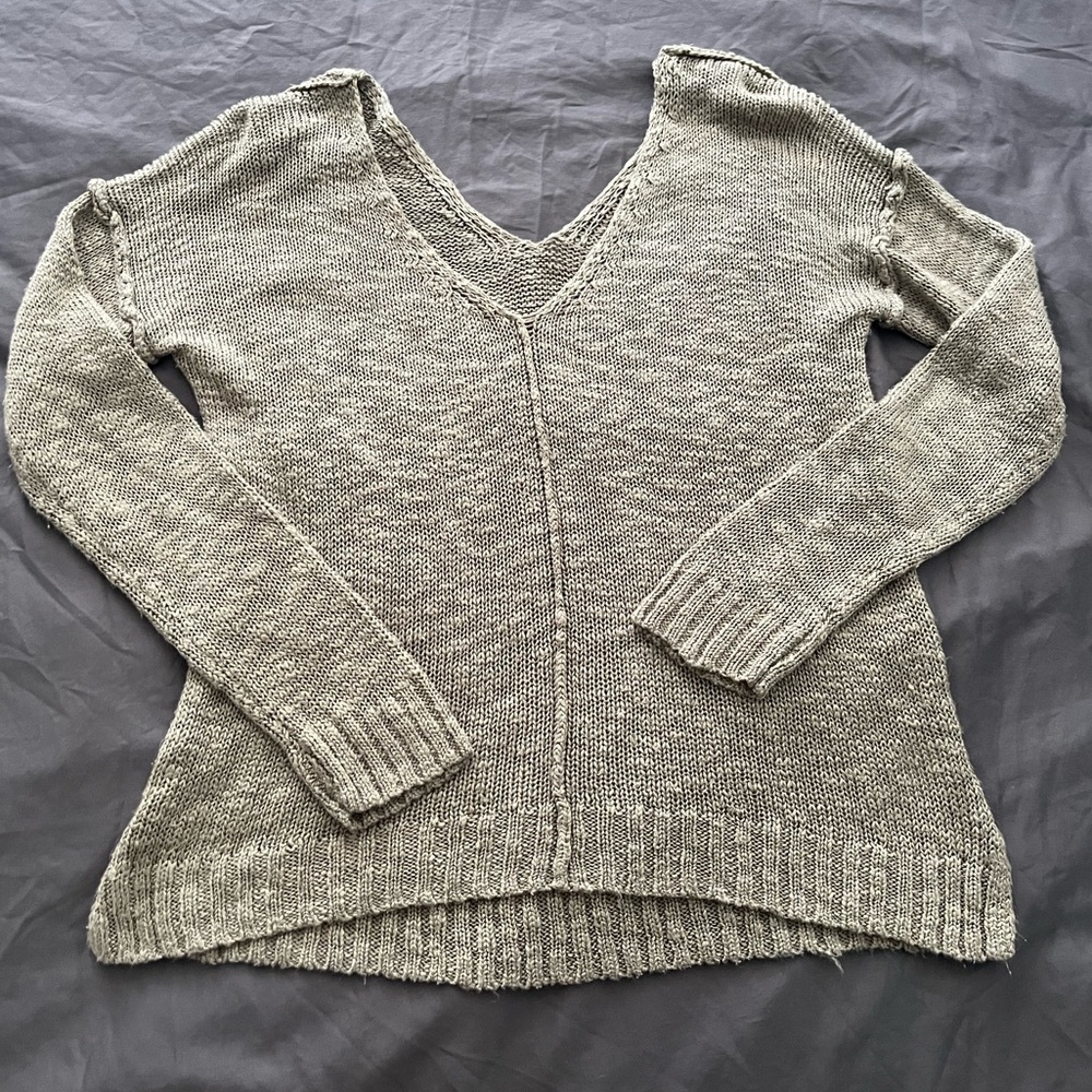 Unbranded Women's V-Neck Sweater Sage Green Size small